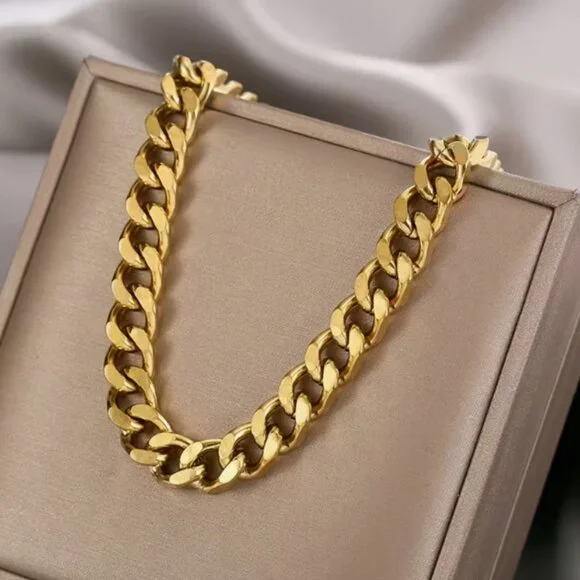 Stainless Steel Golden 9mm Choker Necklace, Six-Sided Polished Clavicle Chain - Picture 7 of 9